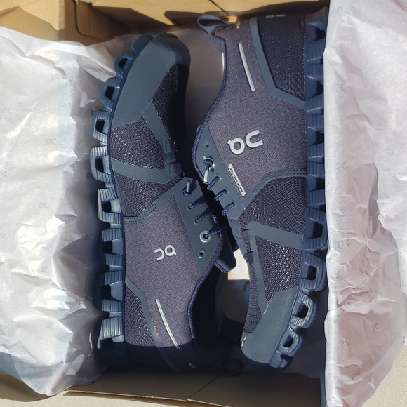 On Running Cloud Waterproof Sneakers - Picture 5 of 13